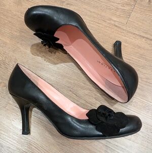 Reaction Kenneth Cole Black Heels